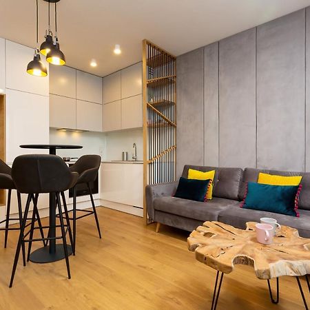 Apartment City Center Grzybowska By Renters Prestige Varşova Dış mekan fotoğraf
