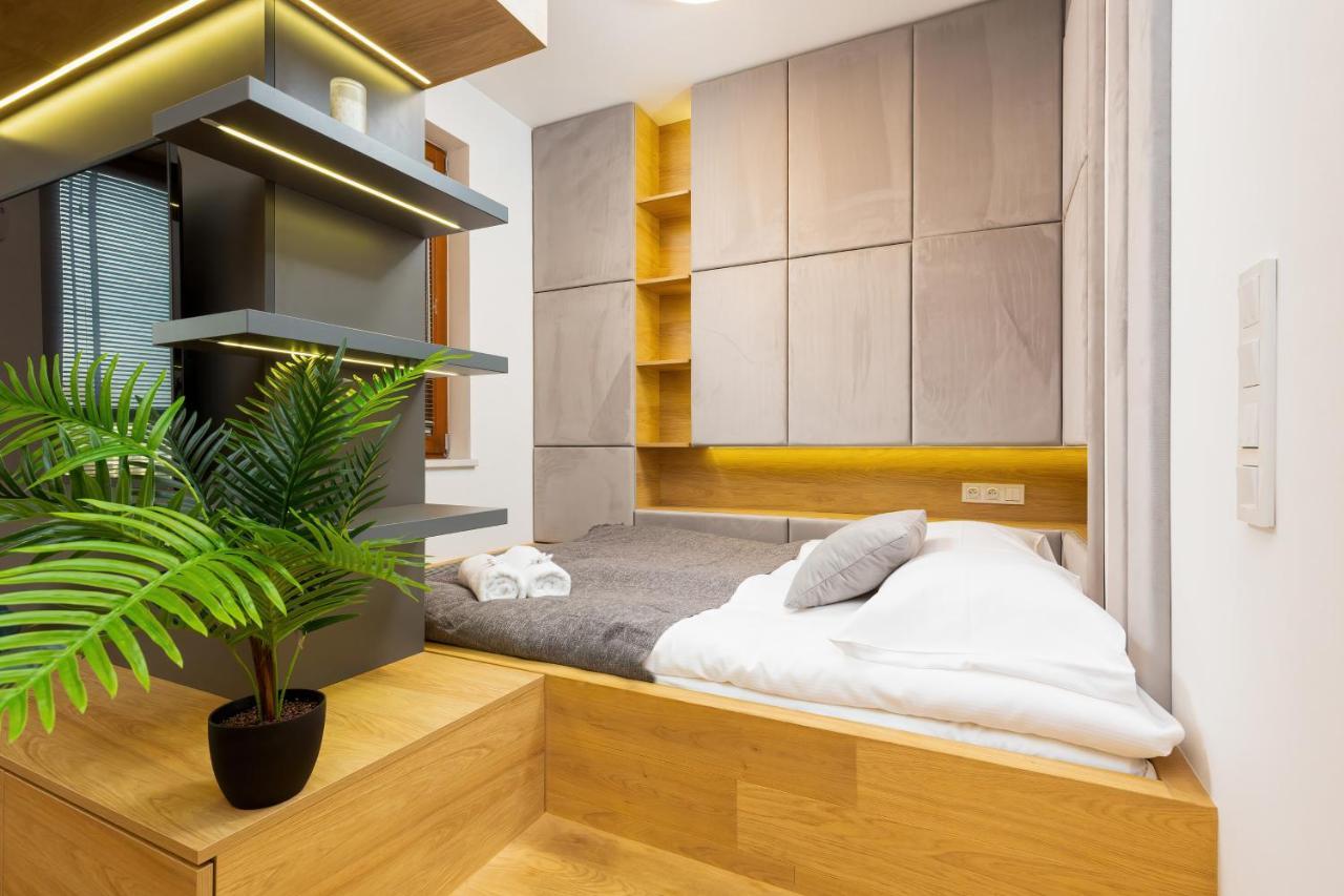Apartment City Center Grzybowska By Renters Prestige Varşova Dış mekan fotoğraf