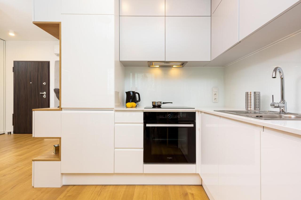 Apartment City Center Grzybowska By Renters Prestige Varşova Dış mekan fotoğraf