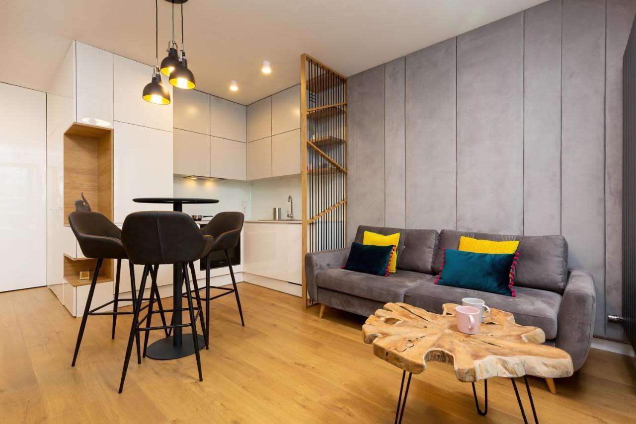 Apartment City Center Grzybowska By Renters Prestige Varşova Dış mekan fotoğraf