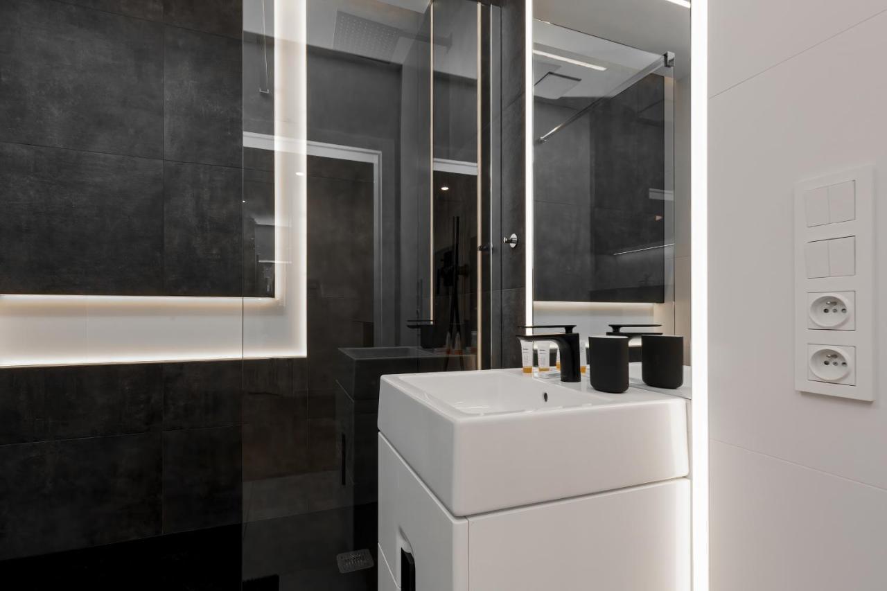 Apartment City Center Grzybowska By Renters Prestige Varşova Dış mekan fotoğraf