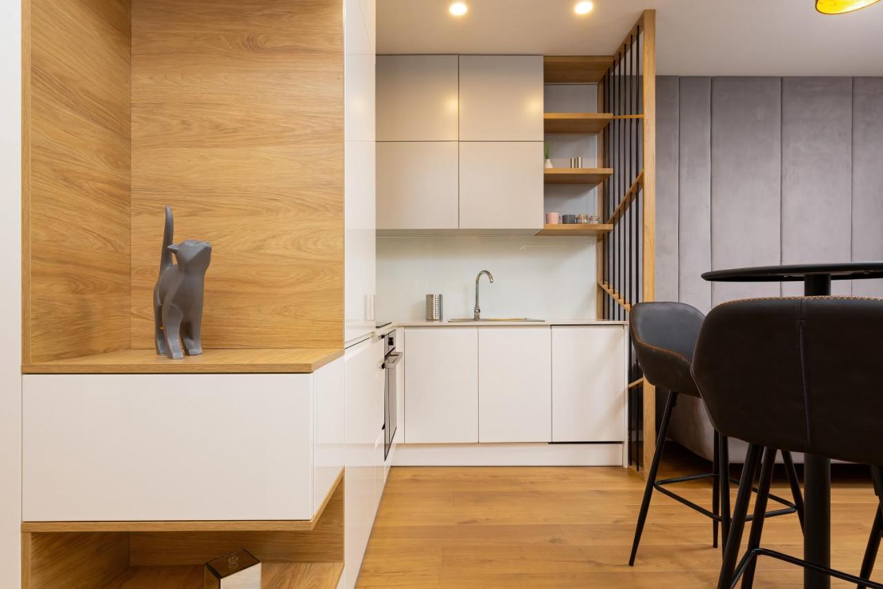 Apartment City Center Grzybowska By Renters Prestige Varşova Dış mekan fotoğraf